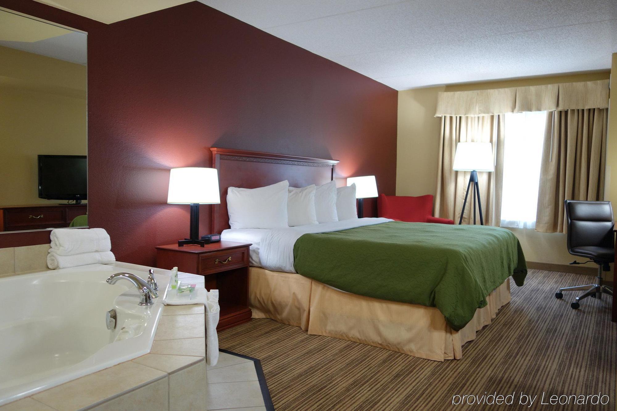 Comfort & St Paul Northeast Hotel